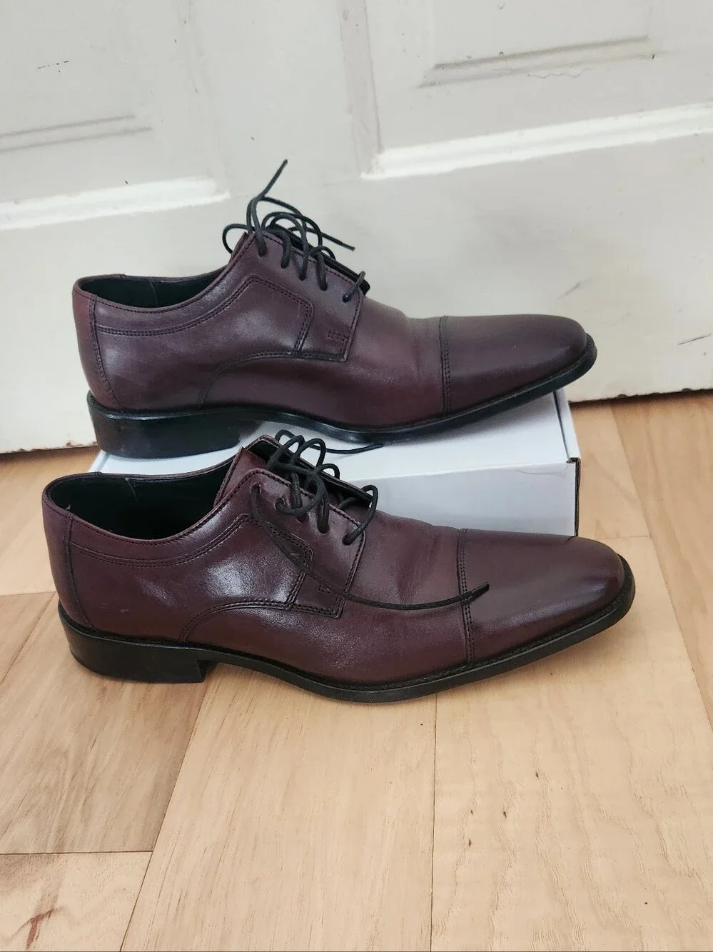 Johnston & Murphy Men's Burgundy Cap-Toe Derbys